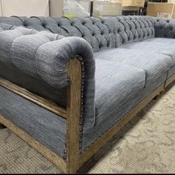 4-Seater Chesterfield-Style Sectional Sofa