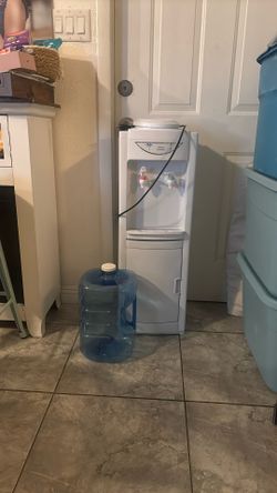 hot and cold water dispenser