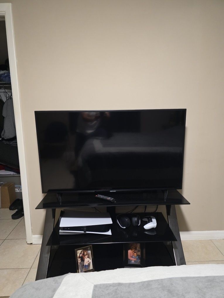 55" Samsung tv........$55 dollars