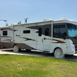 Motorhome For Sale! Low Miles, Great Condition