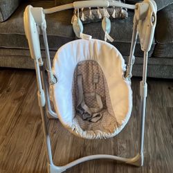 Graco baby swing 