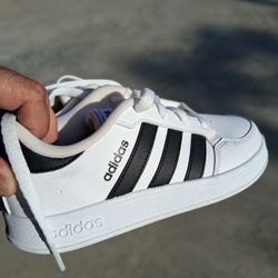 Youth ADIDAS SIze 3 Never Worn