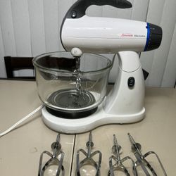 Sunbeam Mixmaster 12 Speed 4 Quart Stand Mixer FPSBSMGLW 350 Watt 3 Tools 1 Bowl. Used in very good condition and fully functional. Comes as pictured 