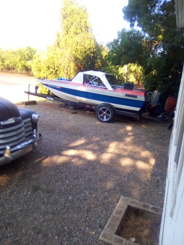 1987 Mastercraft Cajun bass boat