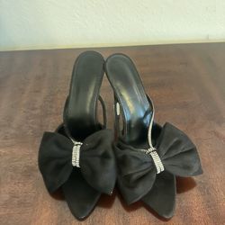 Women’s Heels – Black Bow – Good Condition