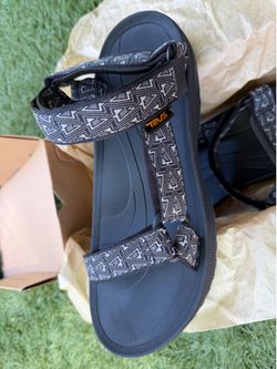 Teva men size 11 Winsted sandal Brand new !!!!