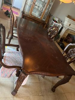 Dining Room Table & Chairs For Sale