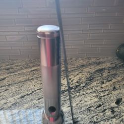 MAG-LITE Flashlight.2 D-Cell Batteries.   Heavy-duty.   Incandescent.   Silver