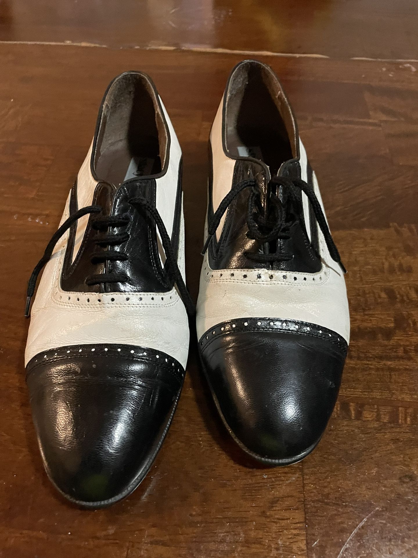 Vintage Two Tone Stacy Adams Shoes