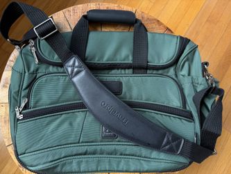 Travelpro Luggage Carry On w/Shoulder Strap