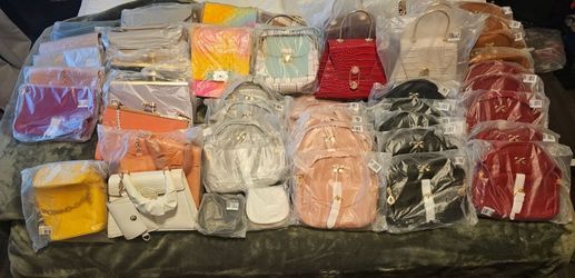 Wholesale Reseller Lot: 45 Pcs Brand New Boutique Purses & Backpacks