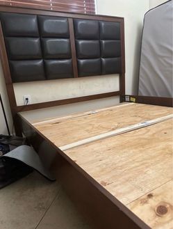 Queen bed