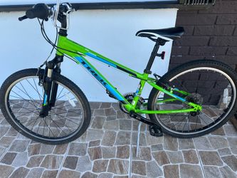 TREK BOYS BIKE “24”