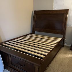 Sleigh Bed Set – Storage Drawers, Nightstand & Large Mirror