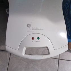 Family Size Belgian Waffle Maker