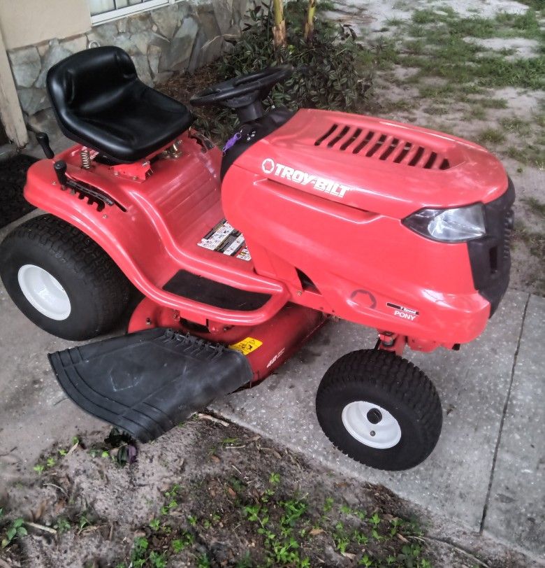 Troy Bilt Pony 42" 15 .5 H/P Riding Lawn Mower