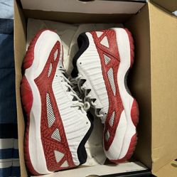 Jordan 11 Low Ie Sz 11 140$
