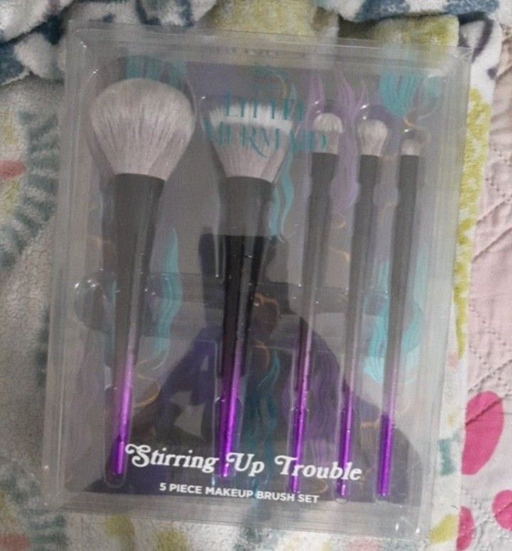 Ulta Disney The Little Mermaid Brush Set Stirring up Trouble