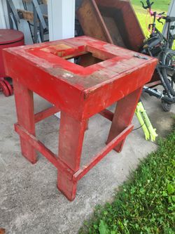 Wood work stand/cart, red approx 22x25" x 31.5" tall.