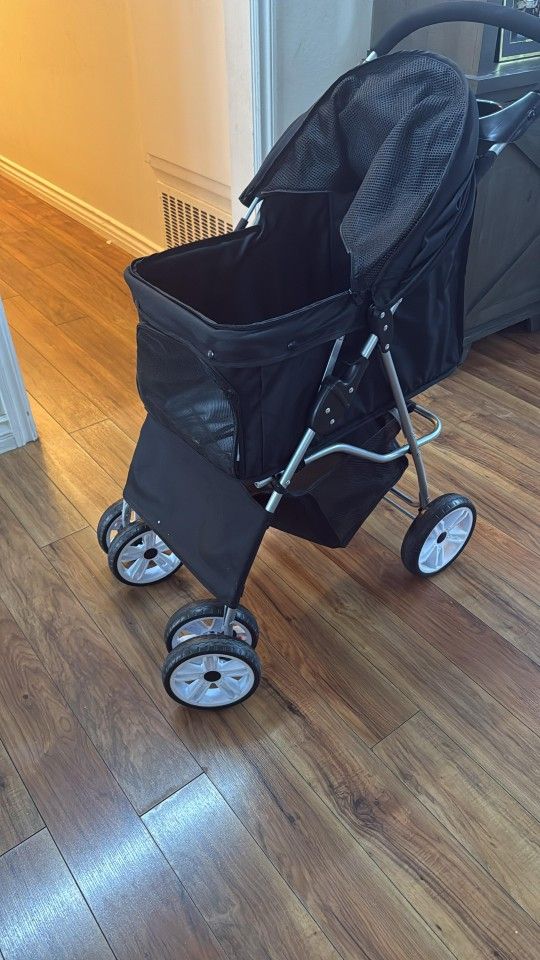 In Very Good Condition Stroller For Small Dogs or Cats Only $60