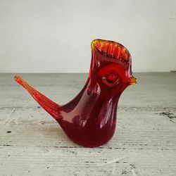 Vintage MCM Ruby Red/Amberina Art Glass Bird figurine.  3 3/4” wide x 2 3/4” tall.  