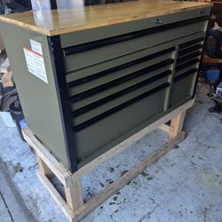 Husky Tool Box 56 X 25