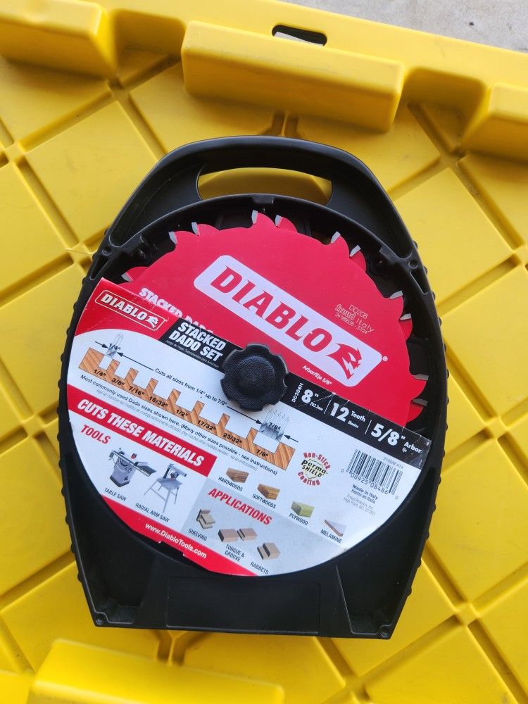 DIABLO
8in. x 12-Teeth Carbide Stacked Dado Saw Blade Set
