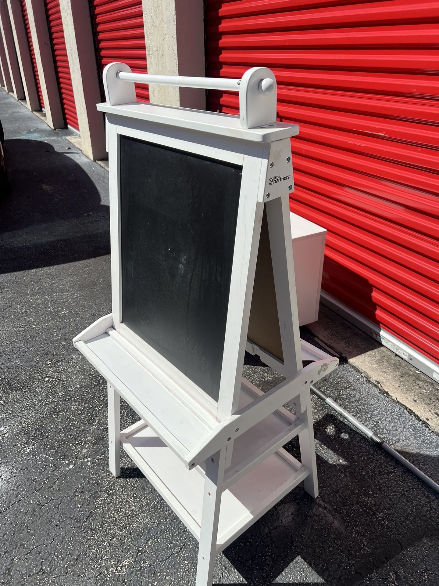 Kids Board doble side chalkboard and. Easel 
