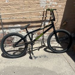 framed 22in bmx bike 