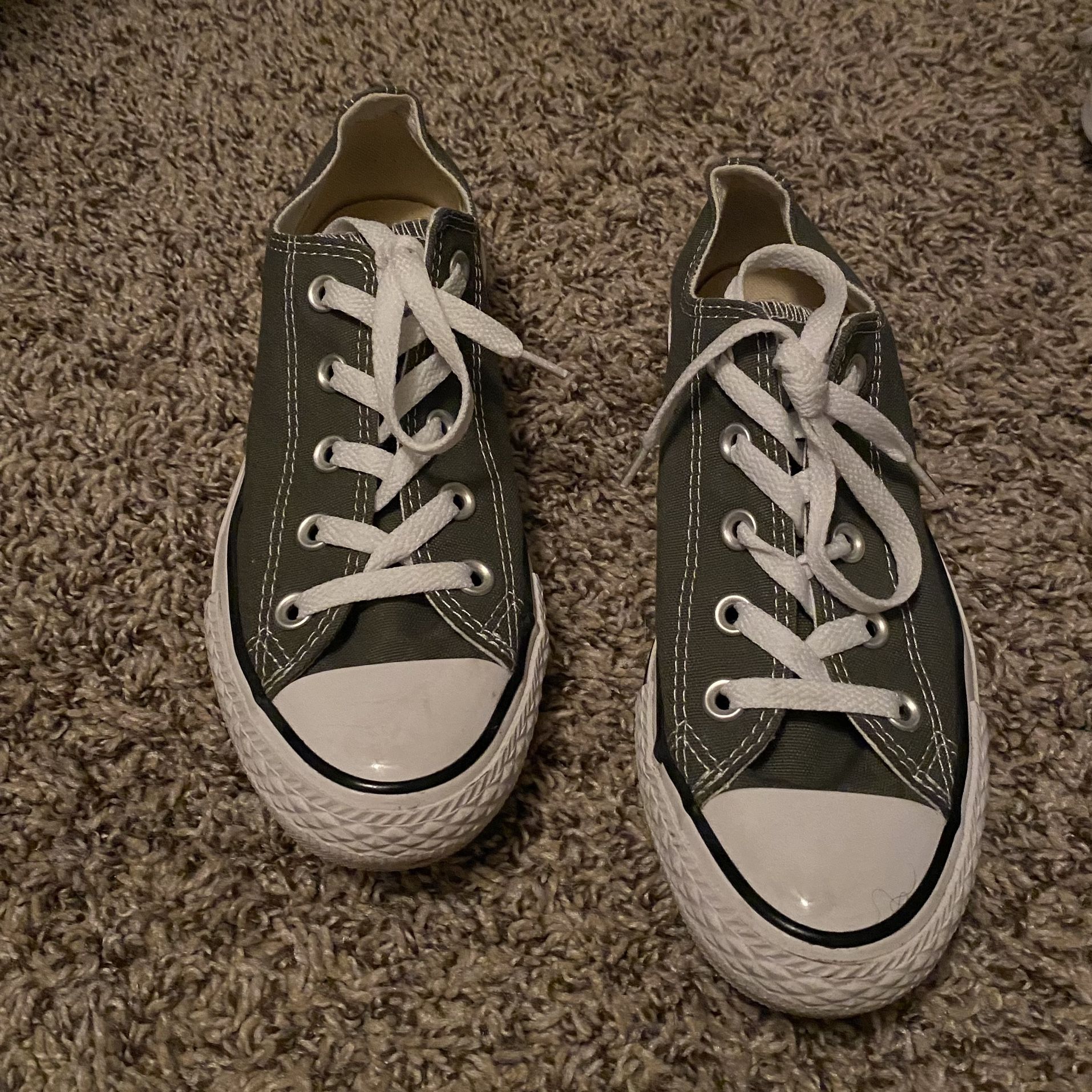 Gray Converse Shoe Size 4 Great Condition