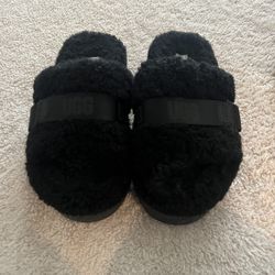 UGG fluffita slides