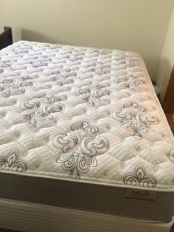 Queen Mattress bed and mirror