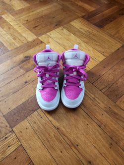 Lightly Used 2024 Air Jordan 1 Mid GS Fire Pink in Size 12.5C