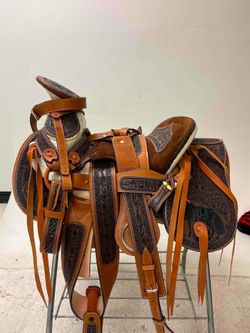 Montura charra bordada