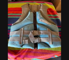 Ladies Women’s Life Best Life Jacket Boat Waverunner Jetski 