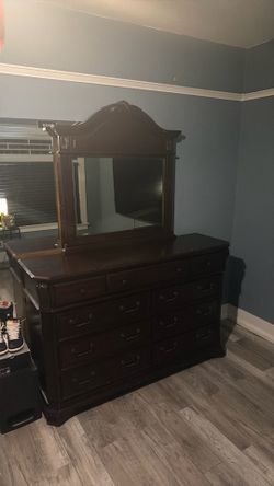 Dresser