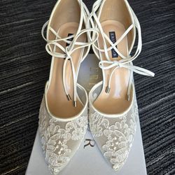 Ivory Lace Tie Up Bridal Shoes Sz 9