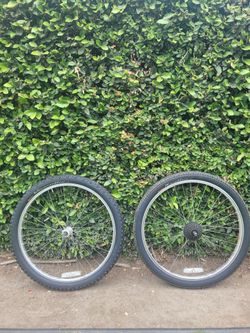 Araya 26" Vintage Mountain
Bike Wheelset with Joytech
Hubs and New Tires