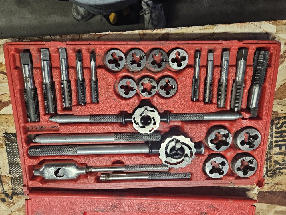 Tap And Die Set