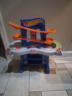 Hot Wheels step 2