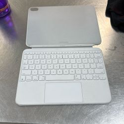 Apple Keyboard ‼️ASK FOR DIANA‼️