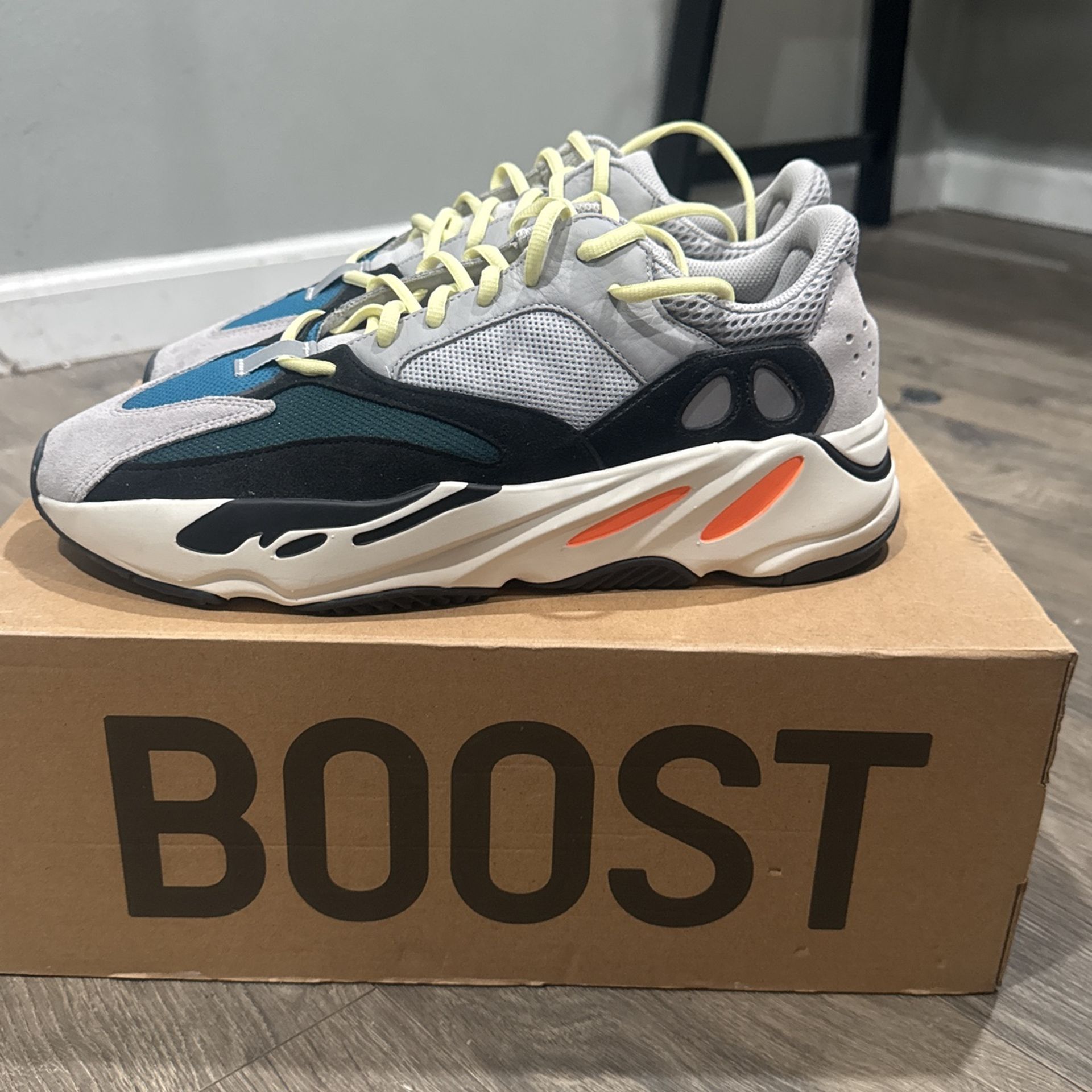 Adidas Yeezy 700 Wave Runner