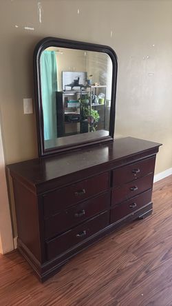 Dresser