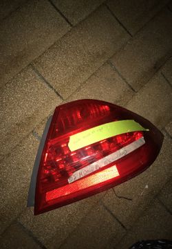 2005 honda accord taillight