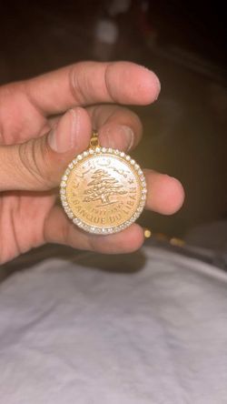 moissanite diamond pendant Banque du Iiban 14kt gold plated and moissanite diamond pendant
