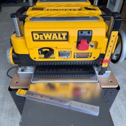 Dewalt 735 Thickness Planer