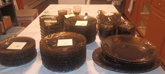 European Glass Dinner Set 123 Pieces. Used