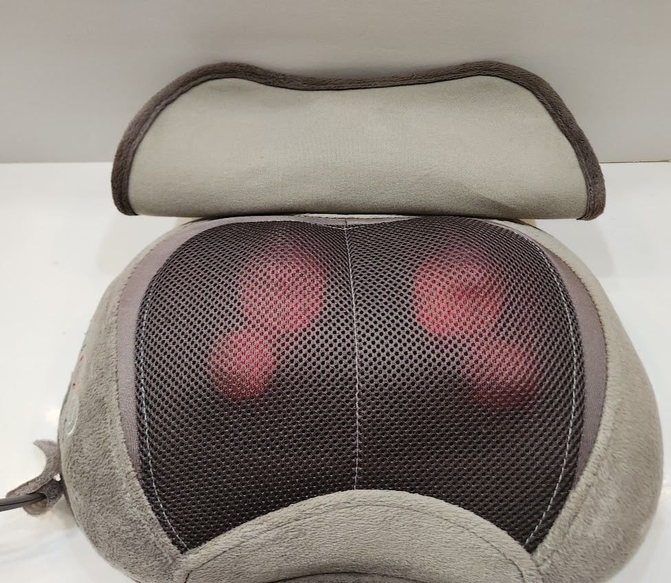 Back and Neck Portable 3D Shiatsu All Body Heat & Vibration Massager (Homedics)