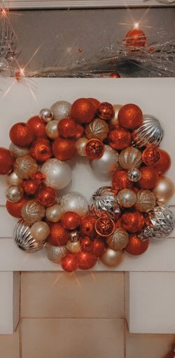 Christmas wreath decoration