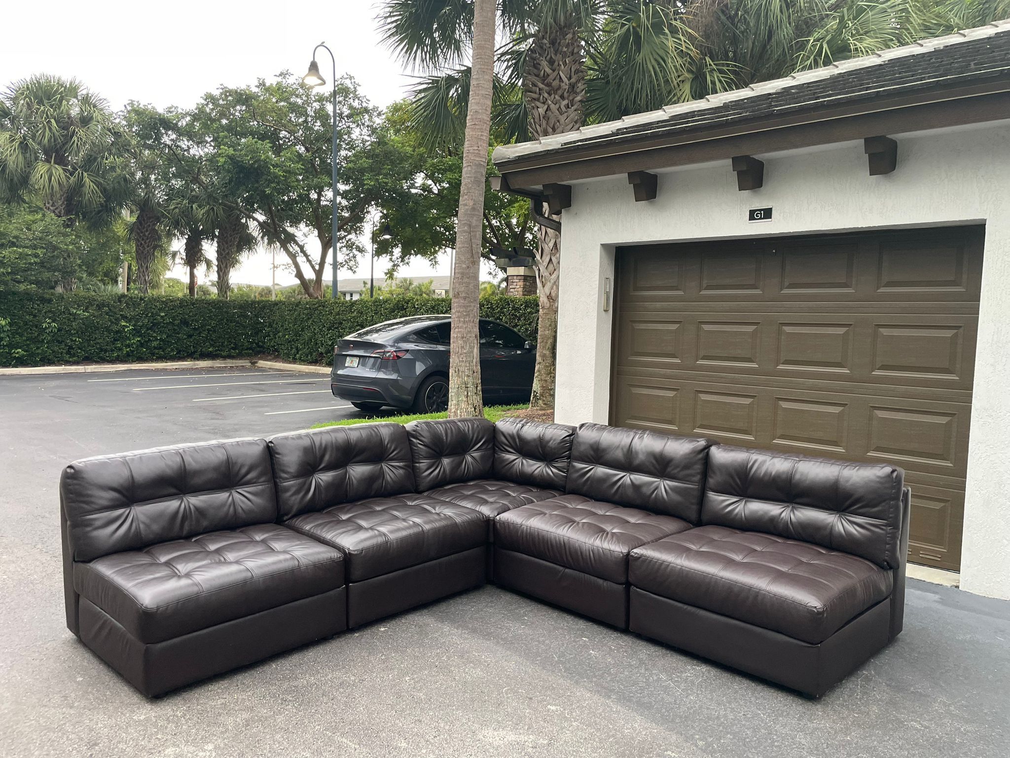 Sectional Couch/Sofa - Brown - Modular - Delivery Available 🚛